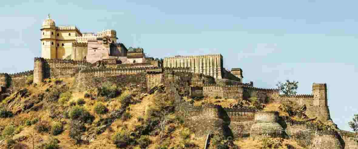 A view of the Kumbhalgarh Fort in the Aravalli hills - Rise and Fall of The Delhi Sultanate - E-book NCERT
